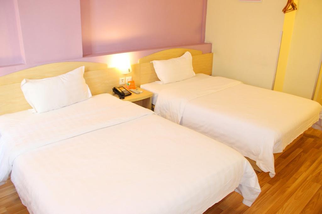 7Days Inn Dalian Gangwan Square Station Port Room photo