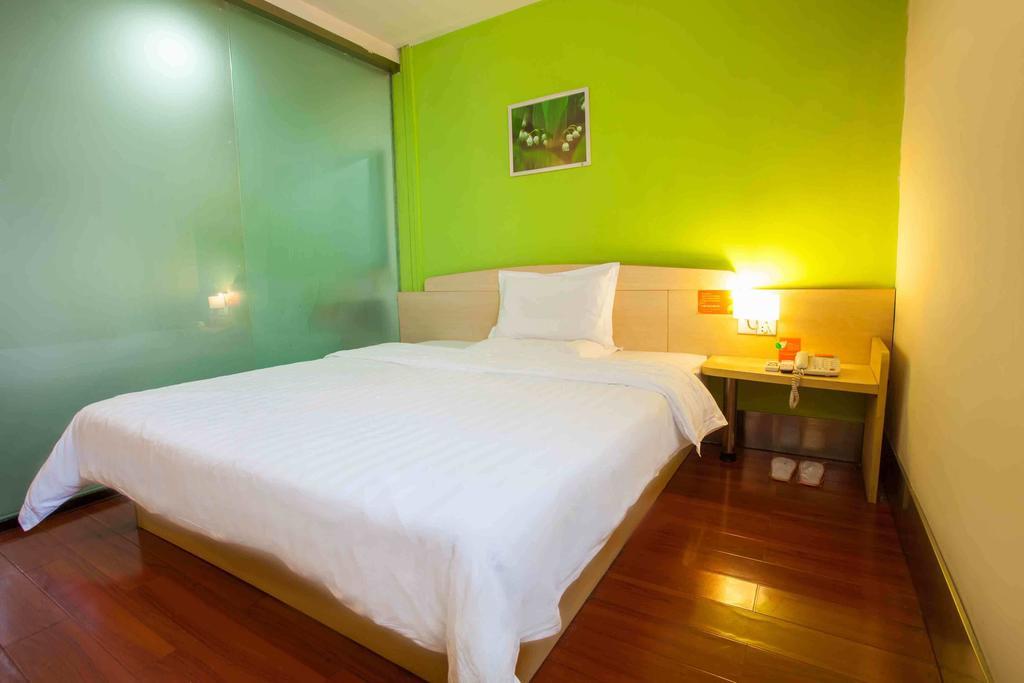 7Days Inn Dalian Gangwan Square Station Port Room photo